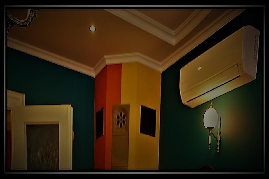 Happy Colours In Old Town Apartment *